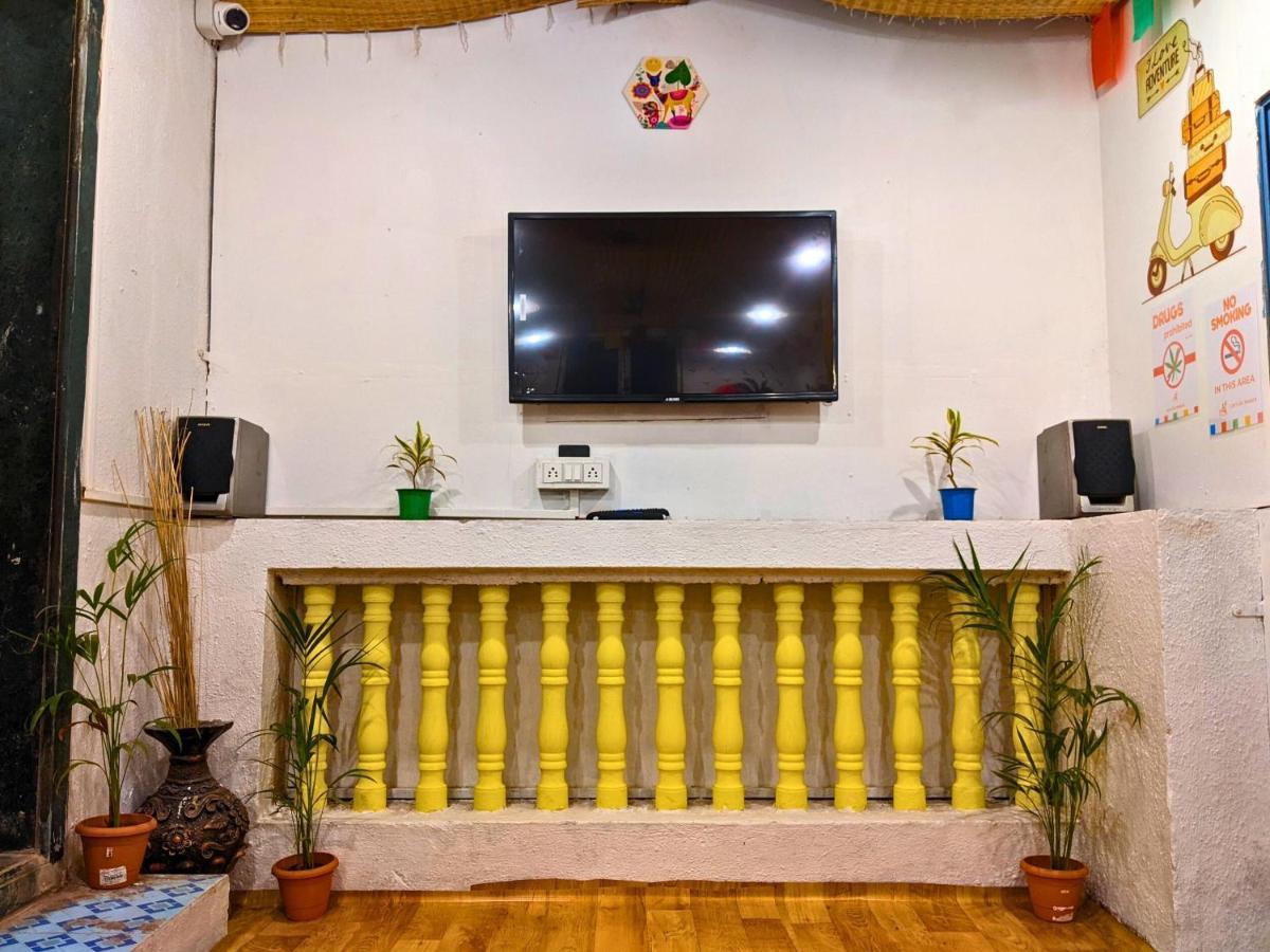 Awaara Backpackers Hostel, Алибаг Экстерьер фото