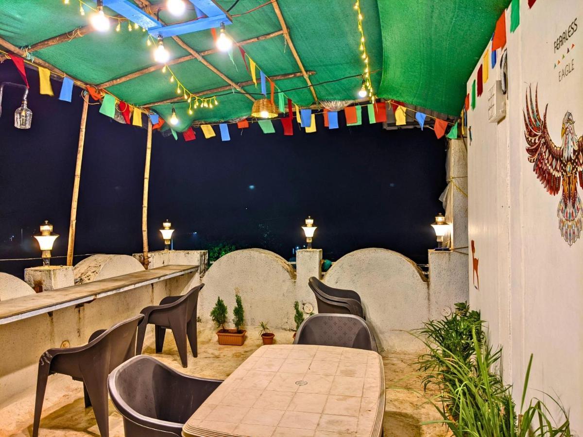 Awaara Backpackers Hostel, Алибаг Экстерьер фото