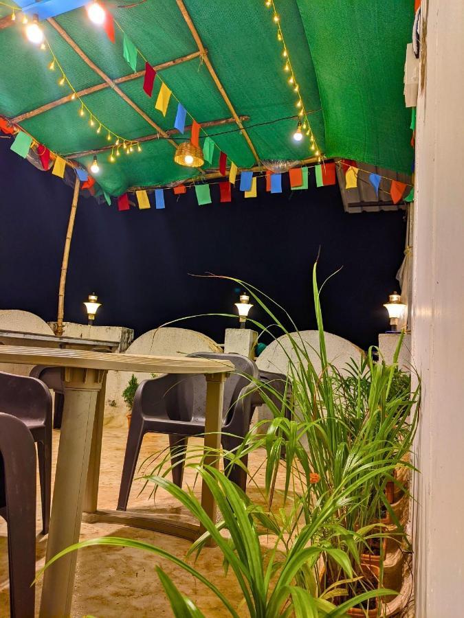 Awaara Backpackers Hostel, Алибаг Экстерьер фото