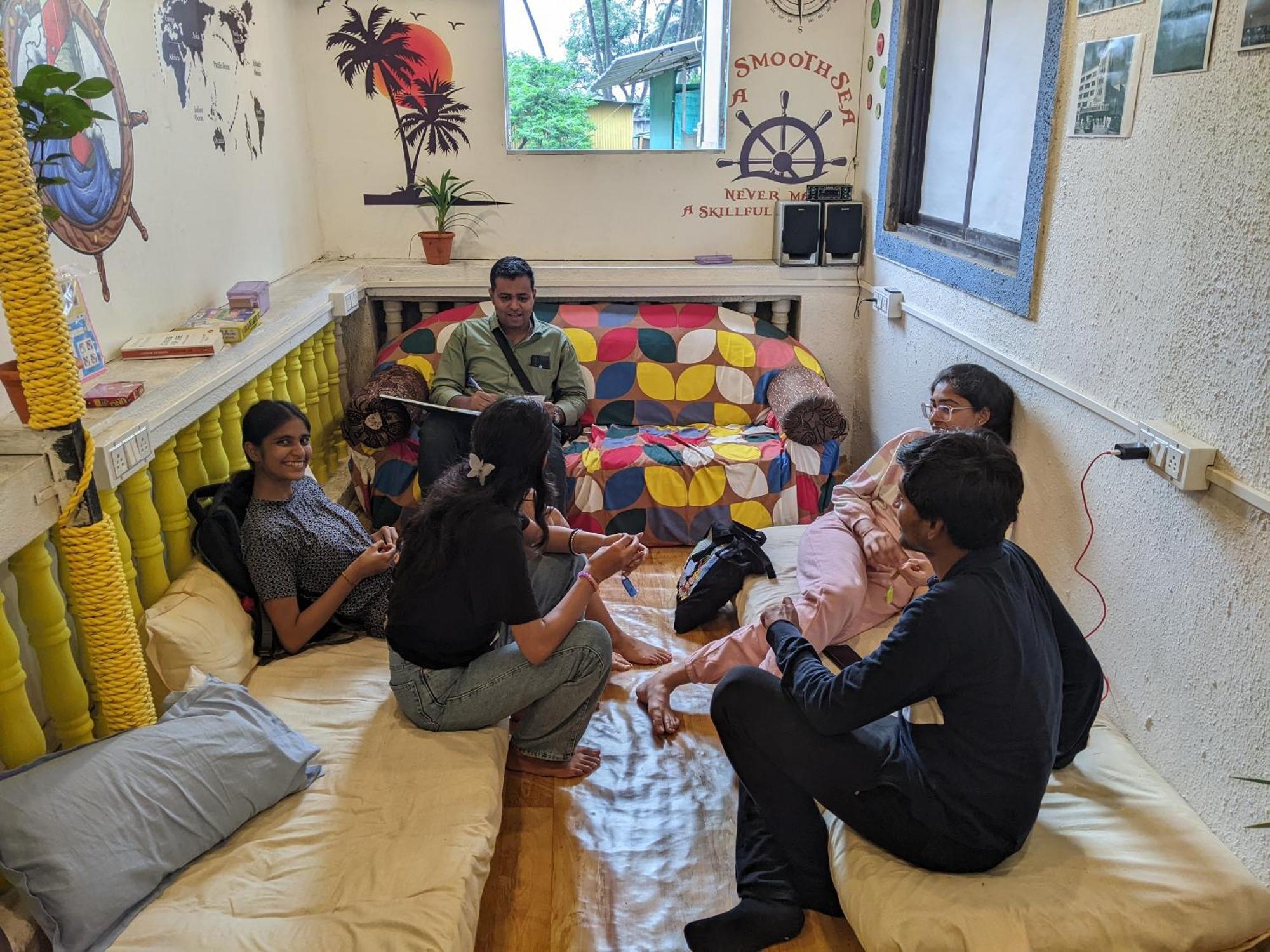 Awaara Backpackers Hostel, Алибаг Экстерьер фото