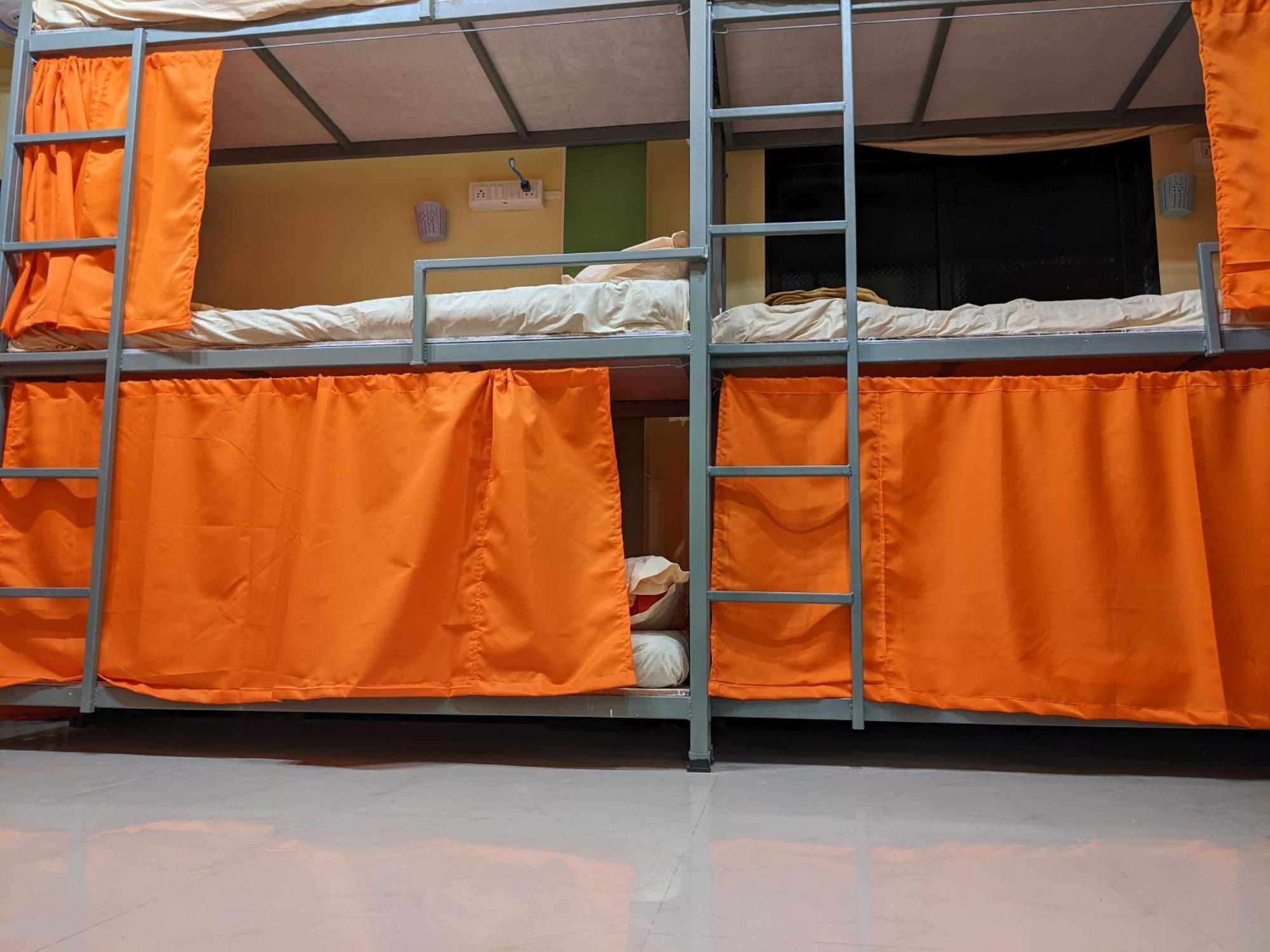 Awaara Backpackers Hostel, Алибаг Экстерьер фото